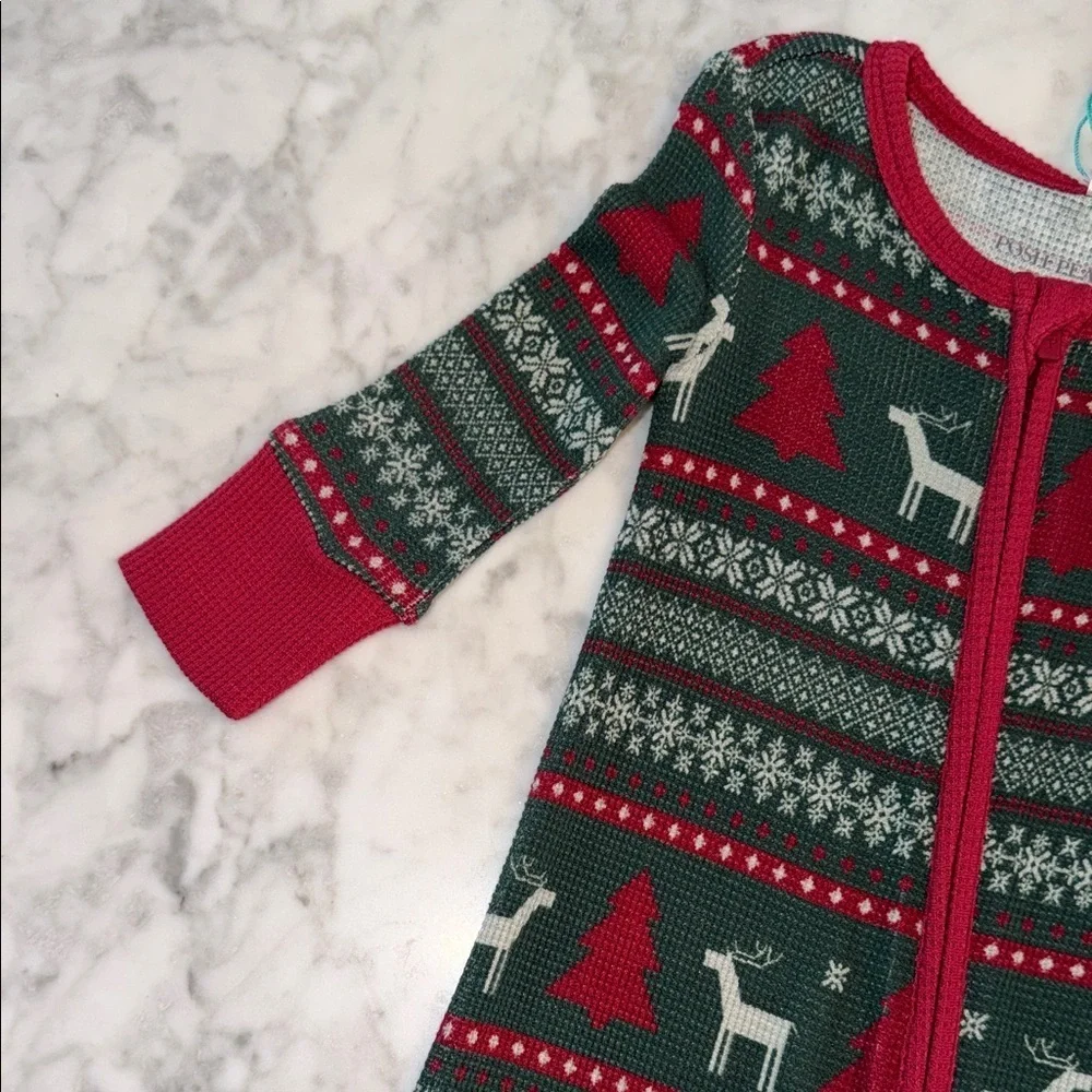 NWT Posh Peanut Red and Green Holiday Convertible Footie